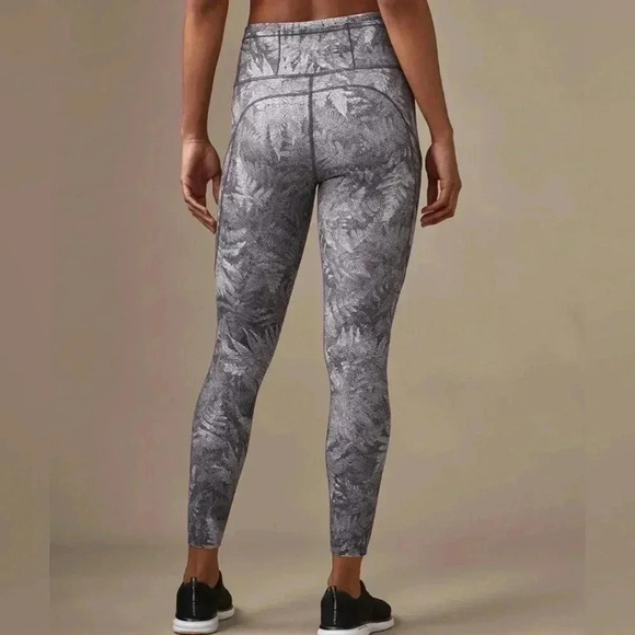 Lululemon Fast & Free 7/8  Tight - Picture 2 of 8